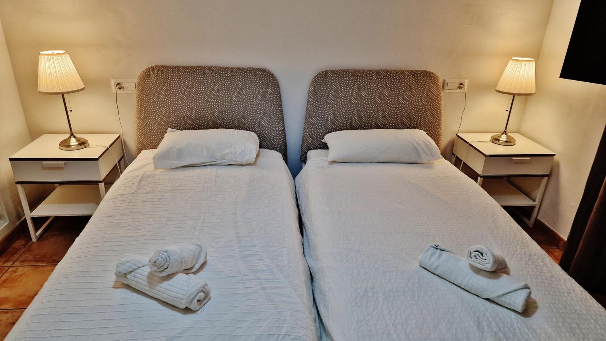 Velez Nazari Apartman Vélez de Benaudalla Szoba fotó